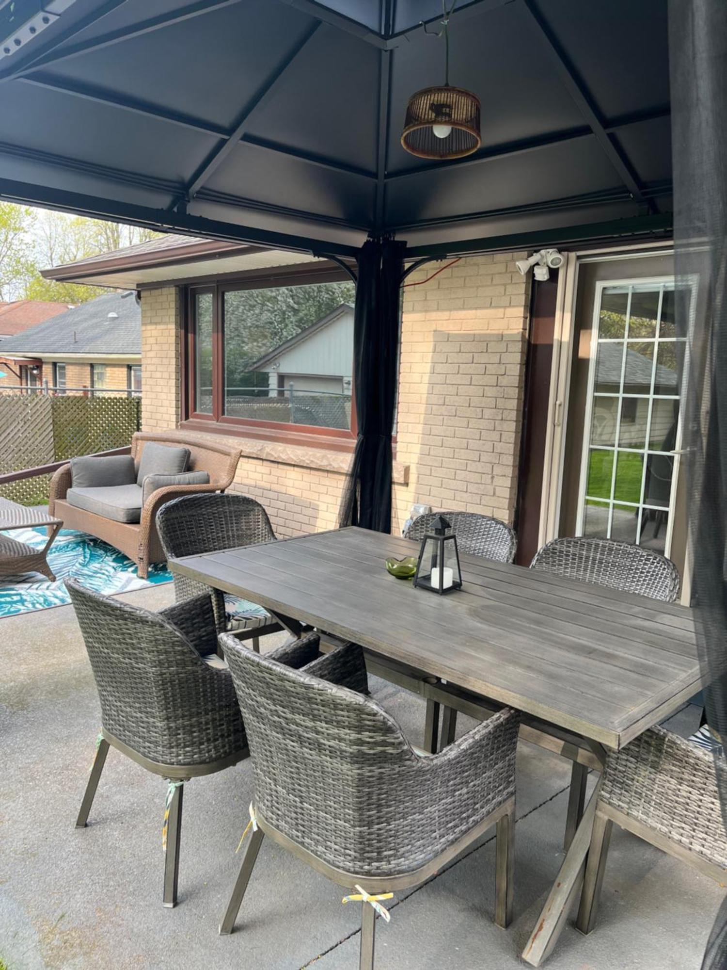 Peaceful 4bdrm 5mins To Clifton Hill Holiday home Niagara Falls